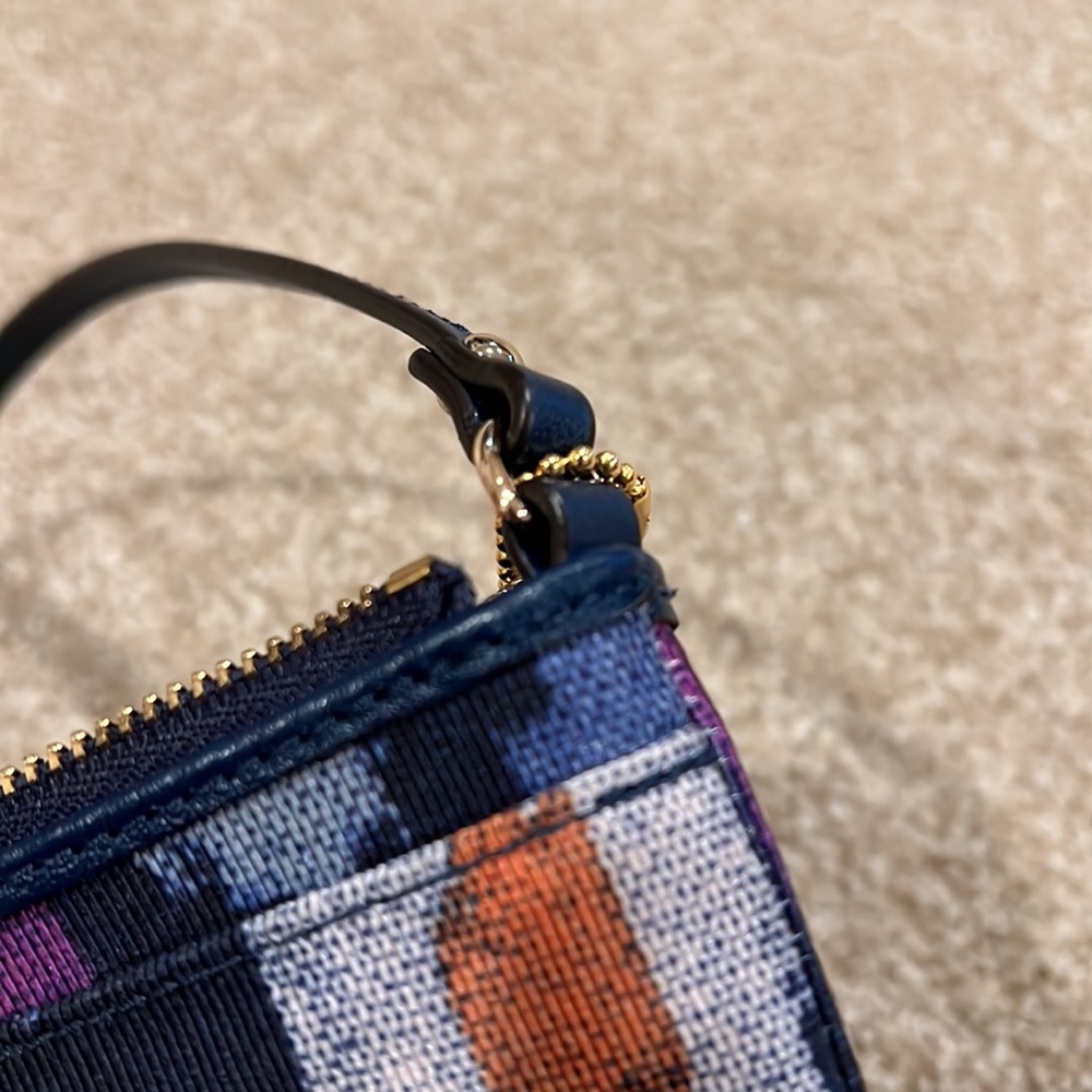 Coach wristlet - Picture 9 of 12